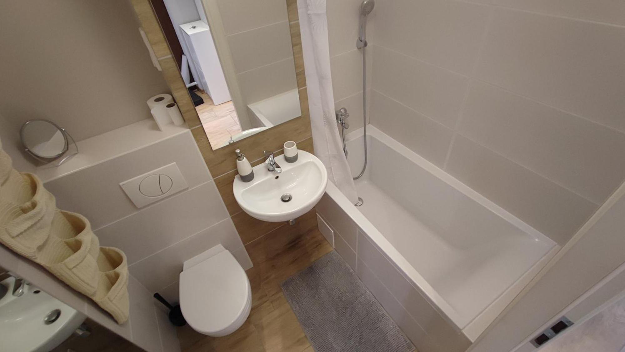 Lenki Metro Brodno Apartment *